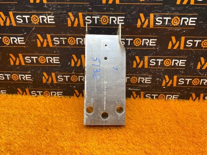 Кронштейн усилителя бампера Mercedes-Benz A-Class 2013 A2466200195 W176 270.910, левый