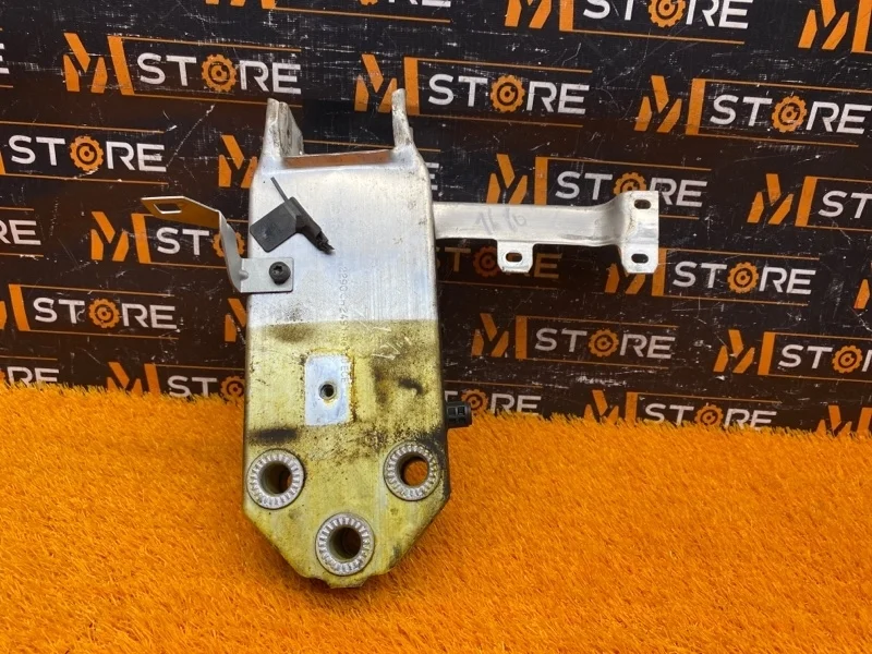 Кронштейн усилителя бампера Bmw 5-Series 2012 51117158894 F10 N20B20A, передний правый