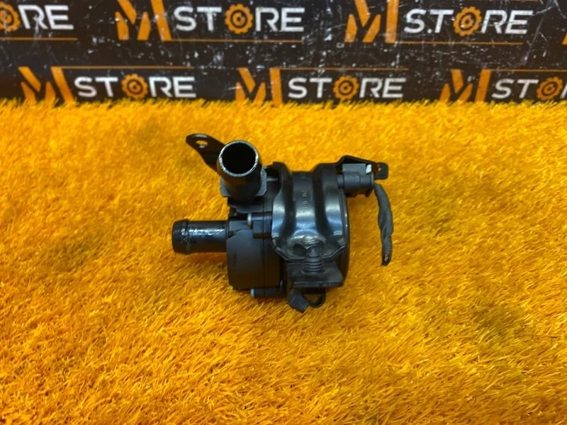 Помпа дополнительная Mercedes-Benz B-Class 2013 A0005000686 W246 270.910