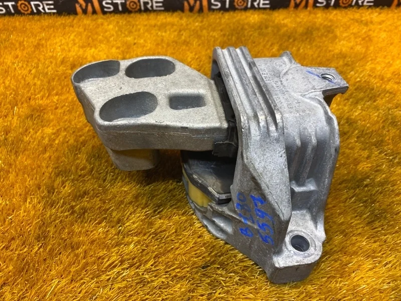 Подушка КПП Mercedes-Benz B-Class 2013 A2462400617 W246 270.910