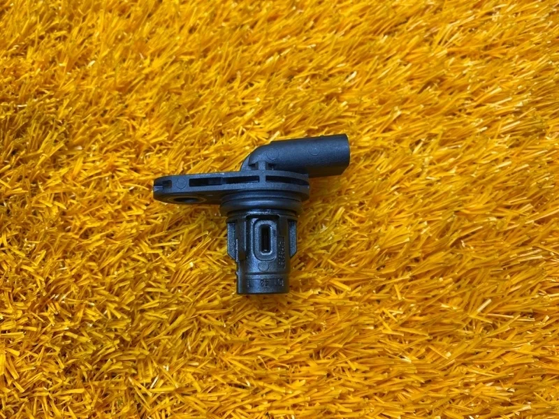 Датчик положения распредвала Mercedes-Benz E-Class 2013 A2769050143 W212 276.952