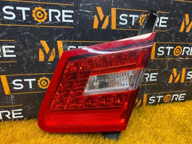 Фонарь крышки багажника Mercedes-Benz E-Class 2010 A2078200464 C207 272.988, правый