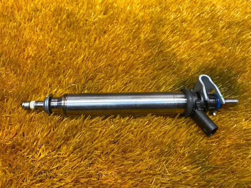 Форсунка топливная Mercedes-Benz C-Class 2014 A2780700687 W205 274.920