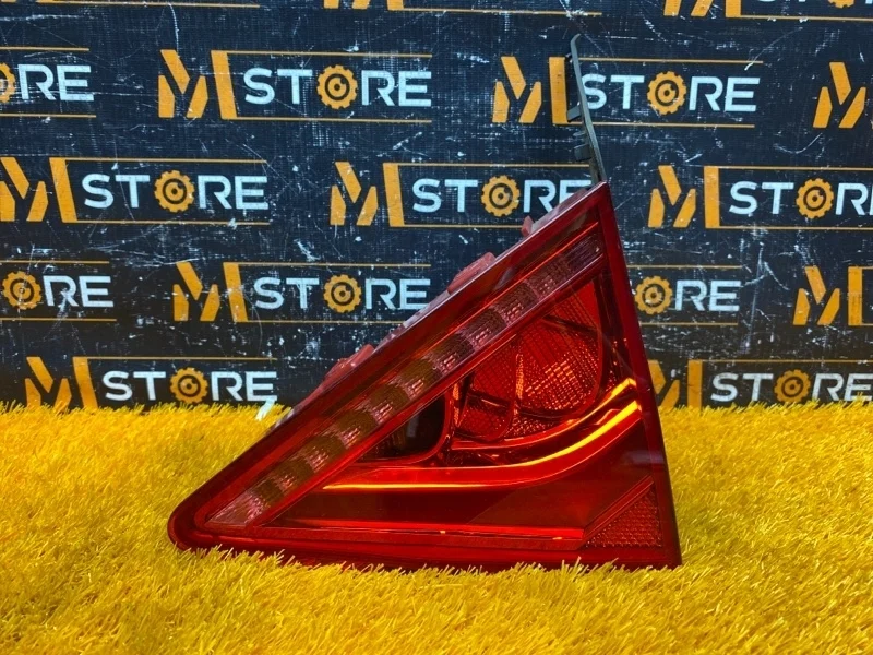 Фонарь крышки багажника Audi A7 2013 4G8945094 4G CGW, правый