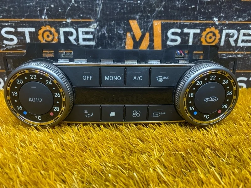 Блок управления климат-контролем Mercedes-Benz C-Class 2007 A2048305790 W204 271.950