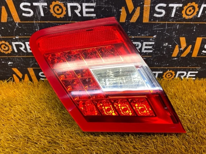 Фонарь крышки багажника Mercedes-Benz E-Class 2011 A2129060358 W212 642.850, левый