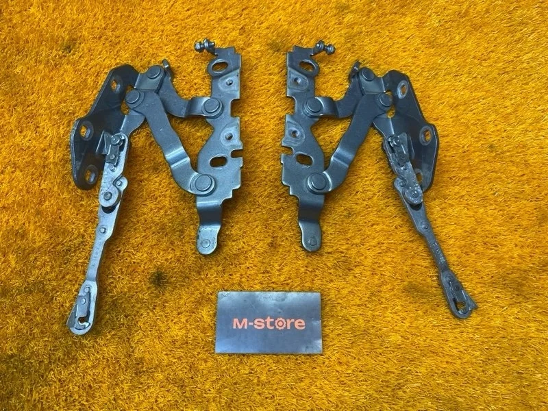 Петля капота Mercedes-Benz E-Class 2011 A2048800128 W212 642.850