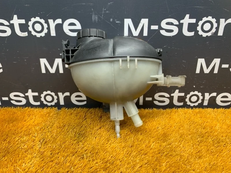 Бачок расширительный Mercedes-Benz Cls-Class 2011 A2045000549 W218 276.952