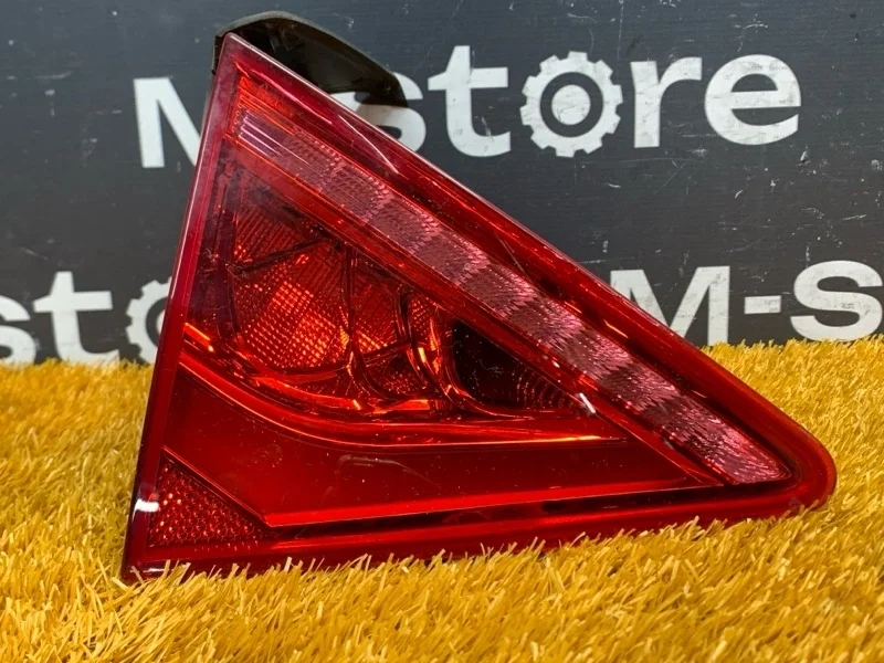 Фонарь крышки багажника Audi A7 2011 4G8945093 4G CGWB, левый