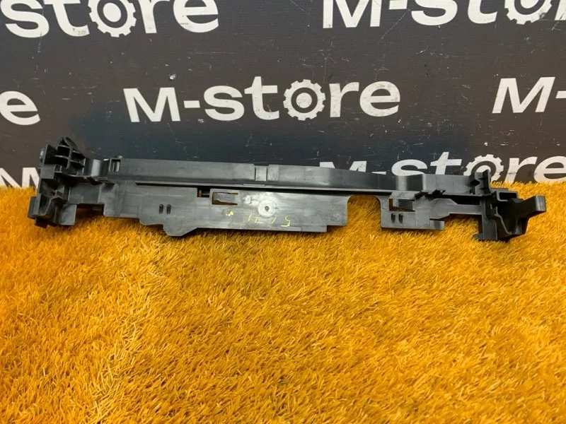 Кронштейн радиатора Mercedes-Benz C-Class 2015 A0995042118 W205 274.920, левый