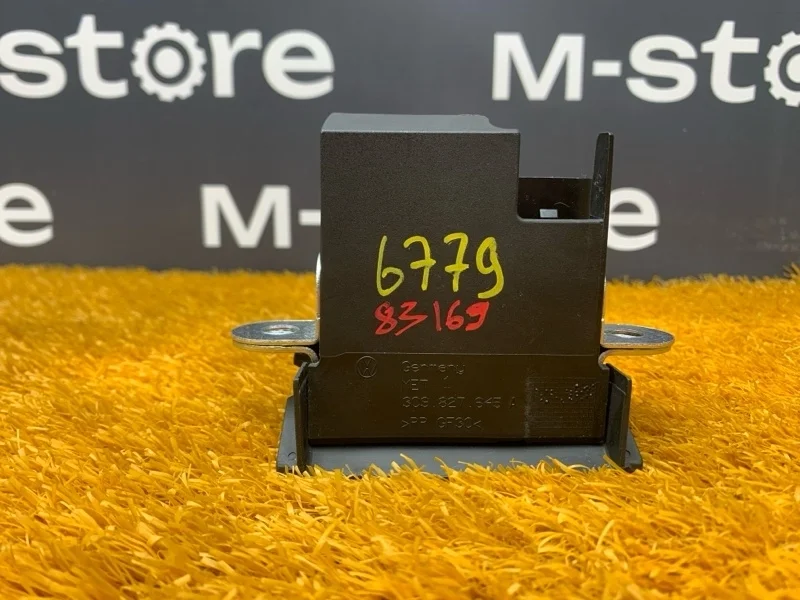 Замок багажника Volkswagen Tiguan 2009 5M0827505E 5N CAWB