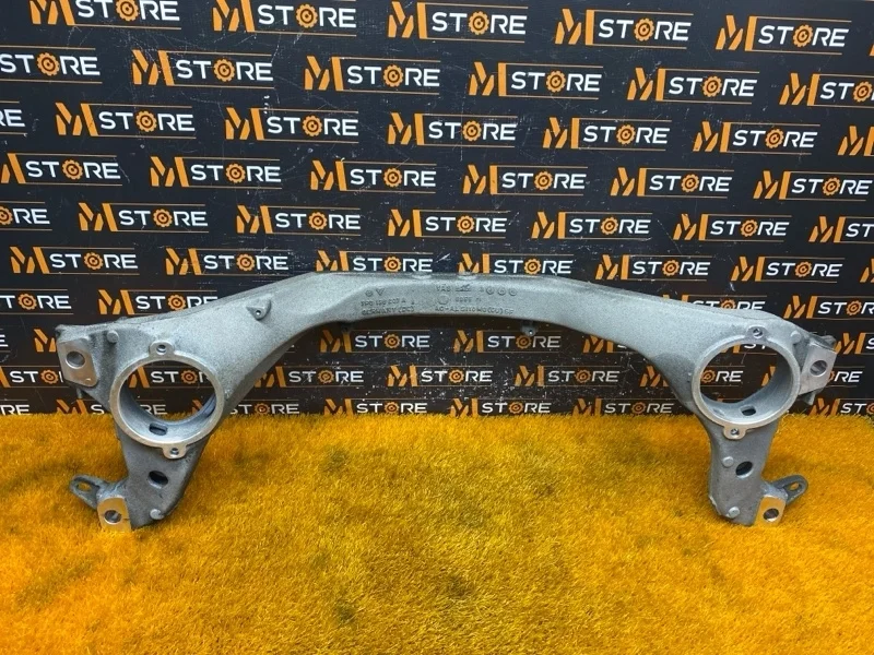 Кронштейн подушки двигателя Volkswagen Touareg 2013 7P0199207A 7P CGRA, передний