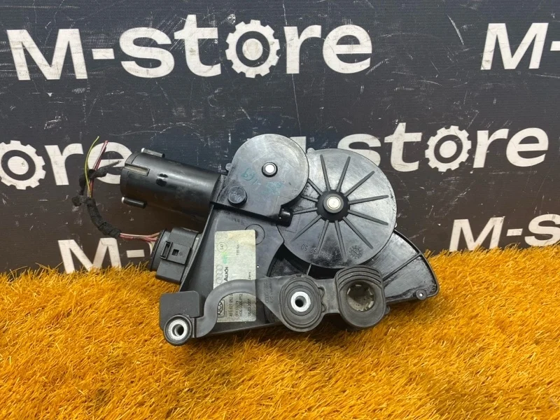 Мотор открывания багажника Audi A8 4E0827852G 4E/D3