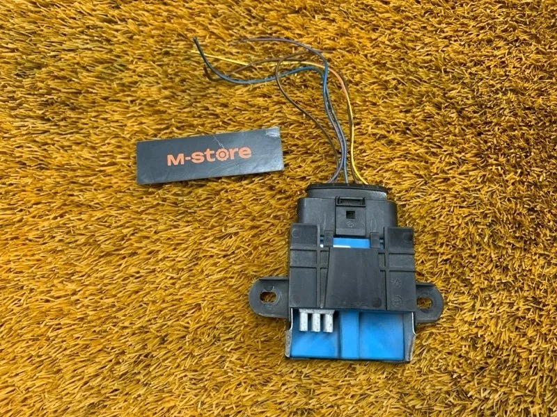 Блок управления топливным насосом Volkswagen Tiguan 2009 5N0906093C 5N CAWB