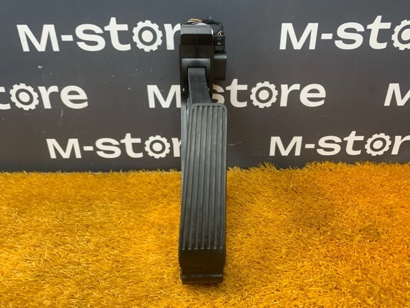 Педаль газа Mercedes-Benz S-Class 2000 A2203000004 W220 113.941