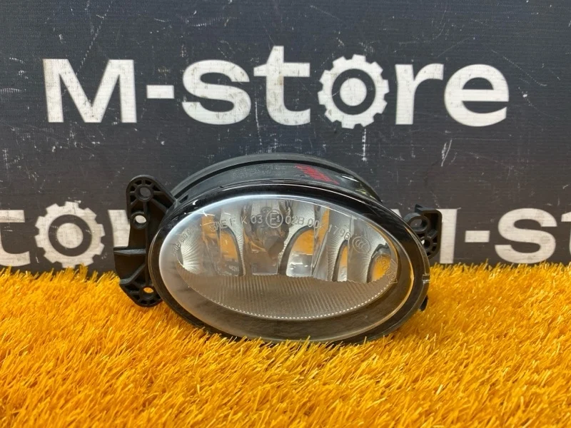 Фара противотуманная Mercedes-Benz C-Class 2007 A1698201656 W204 271.950, правая