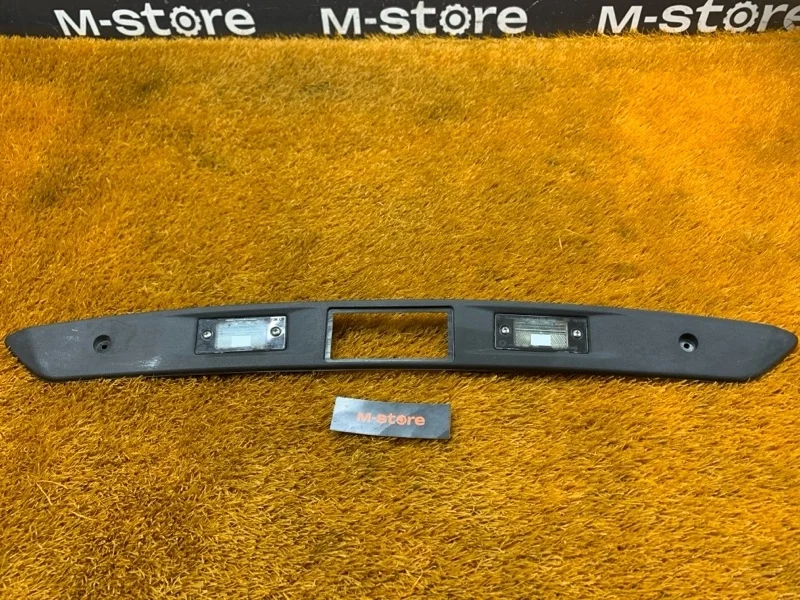 Накладка замка багажника Volkswagen Tiguan 2008 5N0827287A 5N CAW