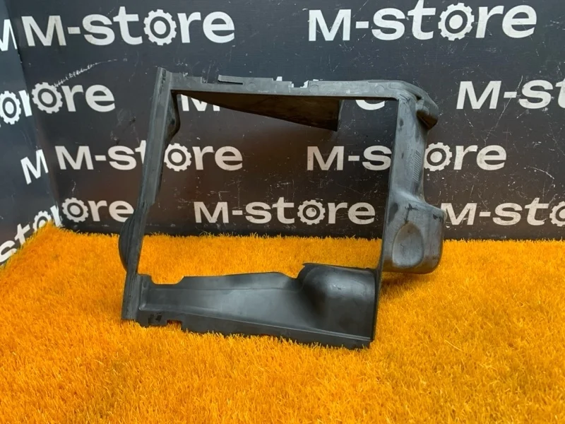 Воздуховод радиатора Audi Q7 2011 4L0117336F 4LB CJT, правый