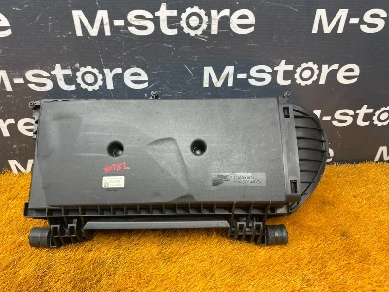 Корпус воздушного фильтра Mercedes-Benz Cls-Class 2012 A2760901601 W218 276.952