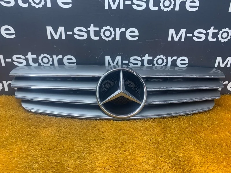 Решетка радиатора Mercedes-Benz CLK-Class 2004 A2098800023 C209 112.955