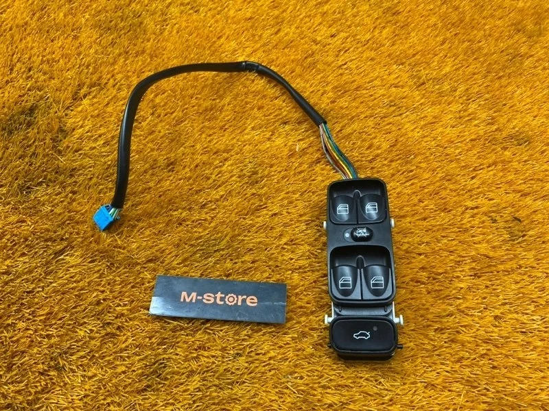 Блок управления стеклоподъемниками Mercedes-Benz Clk-Class 2004 A2098203410 W209 112.955, передний правый