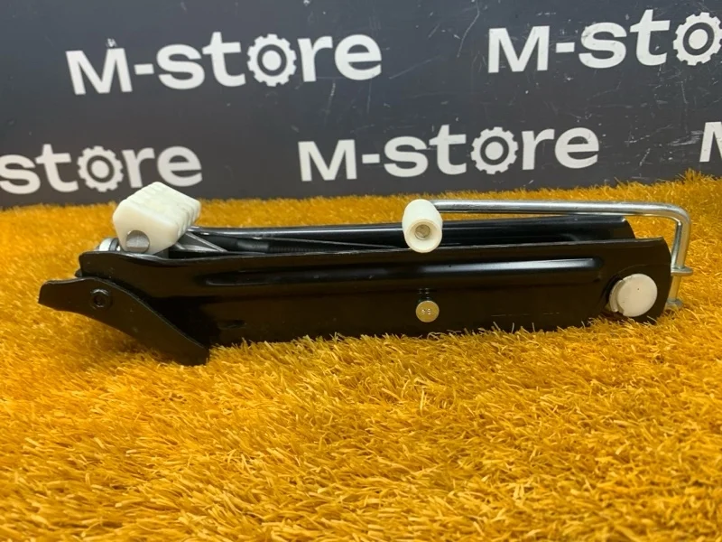 Домкрат Mercedes-Benz Clk-Class 2004 A2035830715 W209 112.955