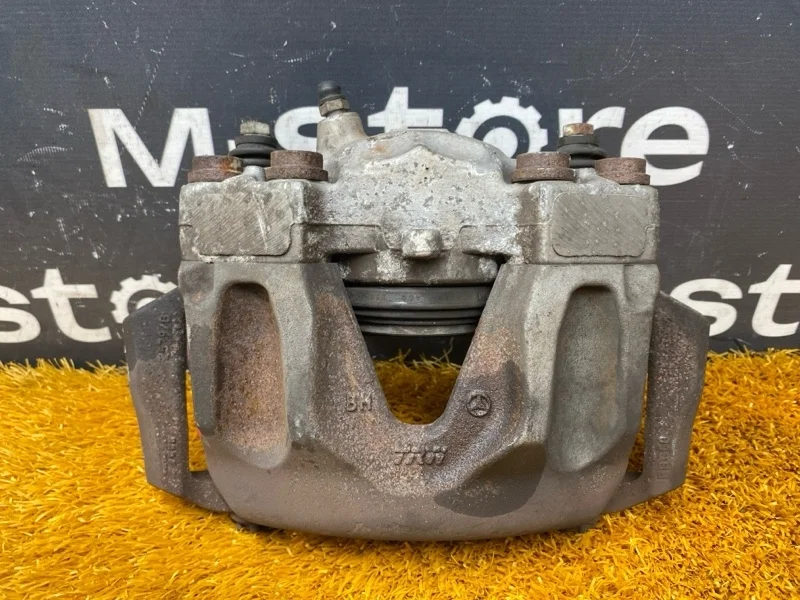 Суппорт Mercedes-Benz E-Class 2009 A2044213181 W212 272.980, передний левый