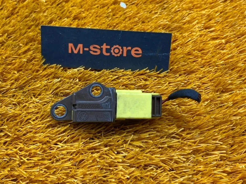 Датчик airbag ( удара) Audi Q7 2011 4L0959651 4LB CJT