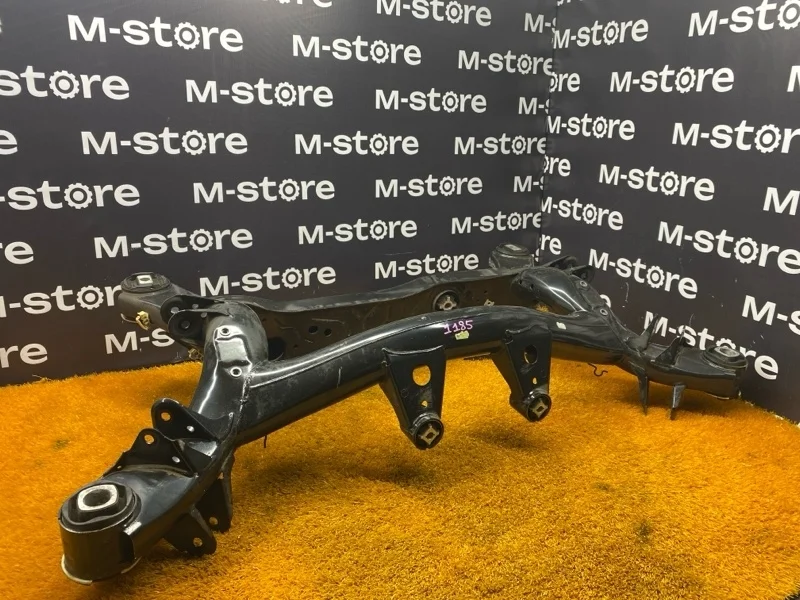 Балка поперечная (подрамник) BMW 1-Series 2012 33316792505 F20 N13B16A, задняя