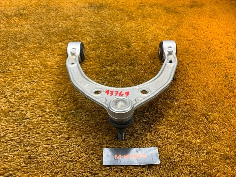 Рычаг подвески верхний Audi Q7 2011 7L8407021 4LB CJT, передний правый