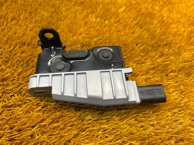 Замок капота Mercedes-Benz E-Class 2012 A2128800160 W212 276.952, левый