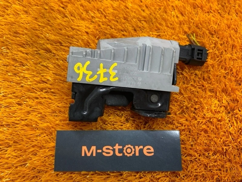 Замок капота Mercedes-Benz E-Class 2009 A2128800160 W212 272.980, левый