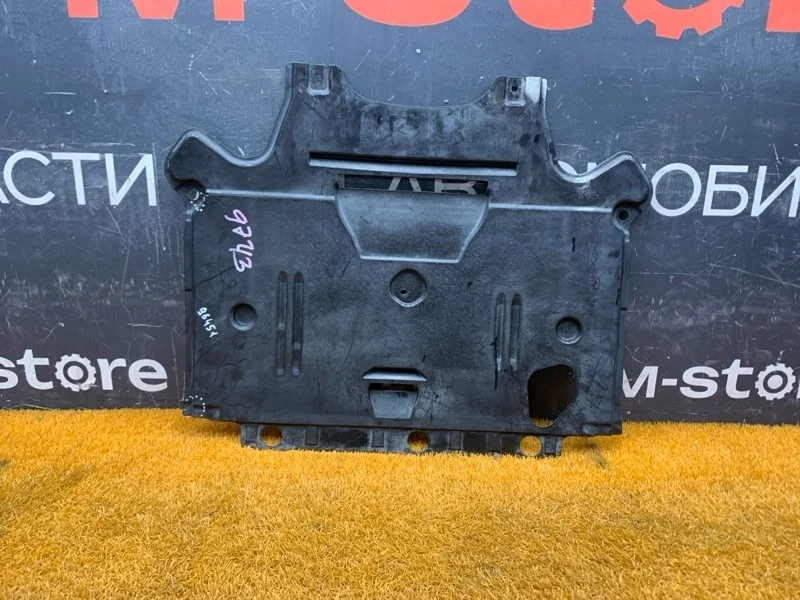 Защита двигателя Audi Q5 2010 8F0863822E 8R CDN