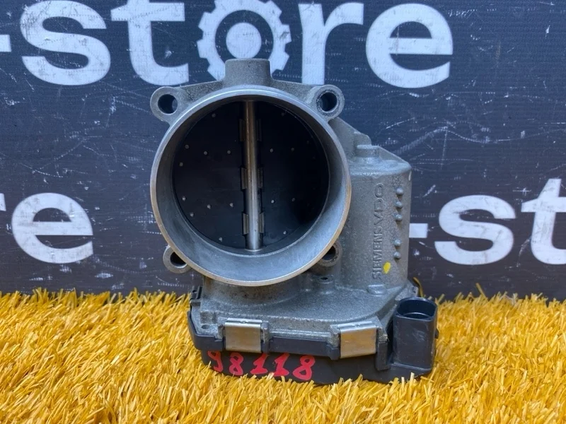 Дроссельная заслонка Audi Q5 2009 06E133062C 8R CAL