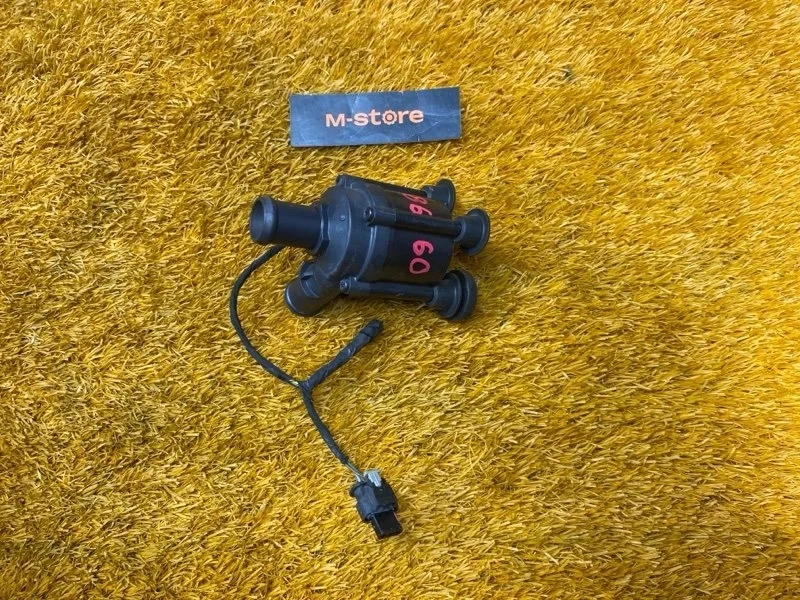 Помпа дополнительная Audi A4 2015 06H121601N B9/8W CVK