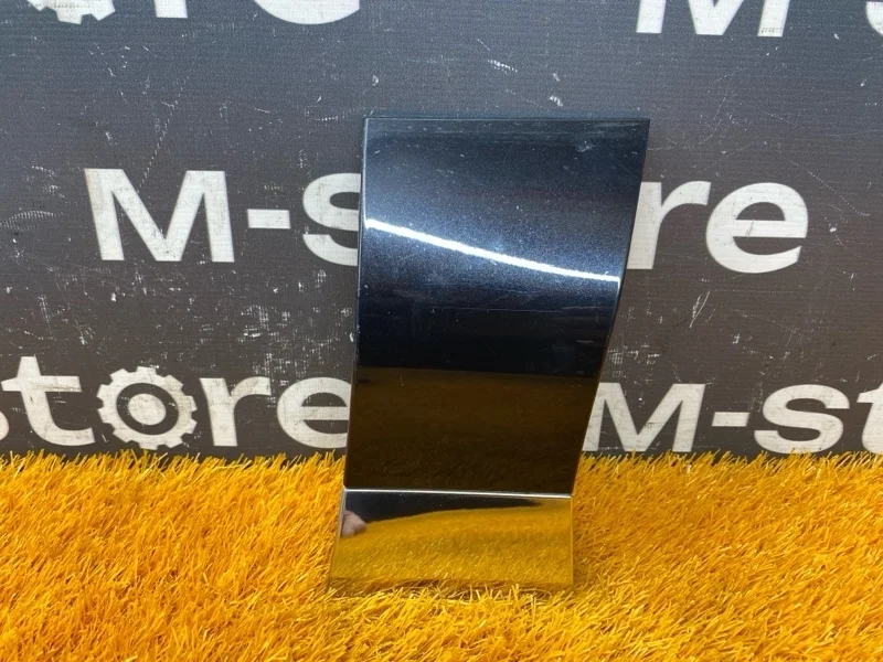 Накладка на крыло Volkswagen Touareg 2011 7P6853718F 7P CGRA, передняя правая