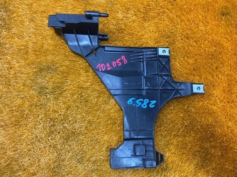 Кронштейн фары Audi A5 2012 8T0941453D 8T CDN, левый