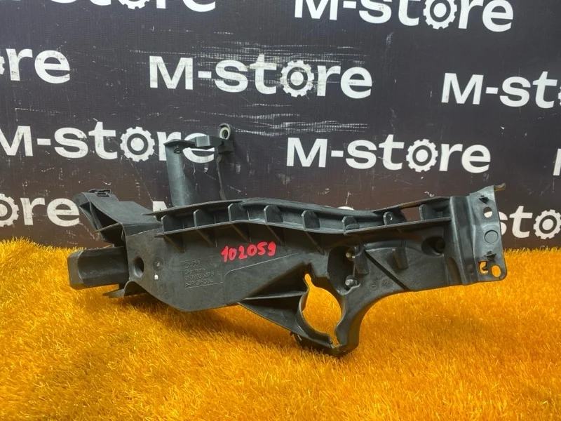 Кронштейн фары Audi A5 2012 8T0805607B 8T CDN, левый