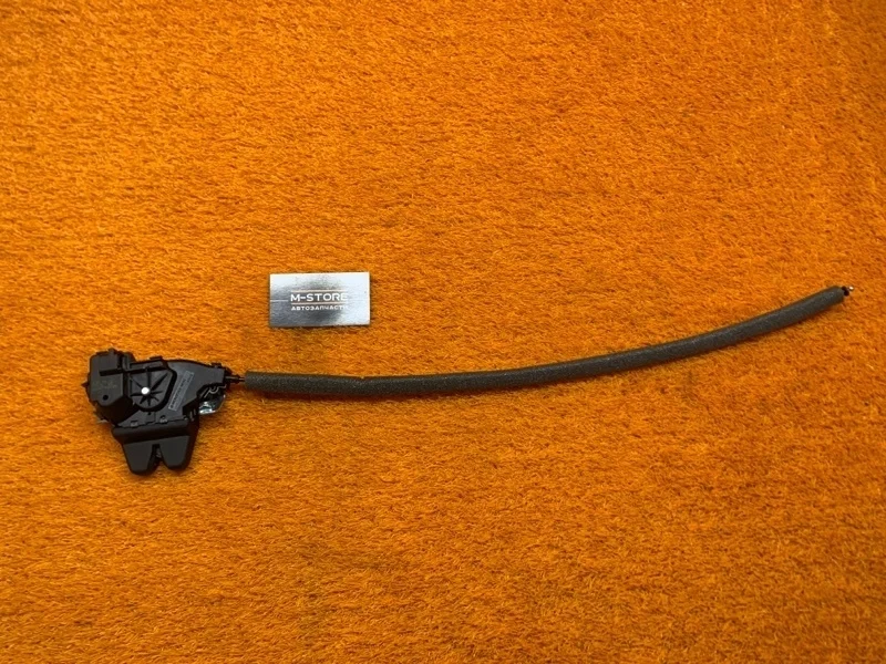 Замок багажника Mercedes-Benz C-Class 2012 A2047500185 W204 271.820