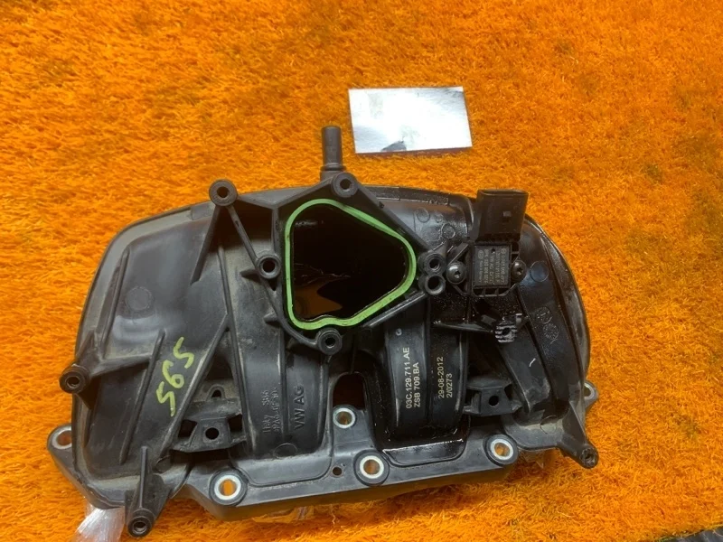 Коллектор впускной Volkswagen Tiguan 2012 03C129711AE 5N CTHA