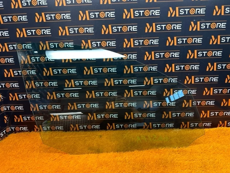 Стекло боковое Mercedes-Benz C-Class 2012 A2047251810 W204 271.820, переднее правое