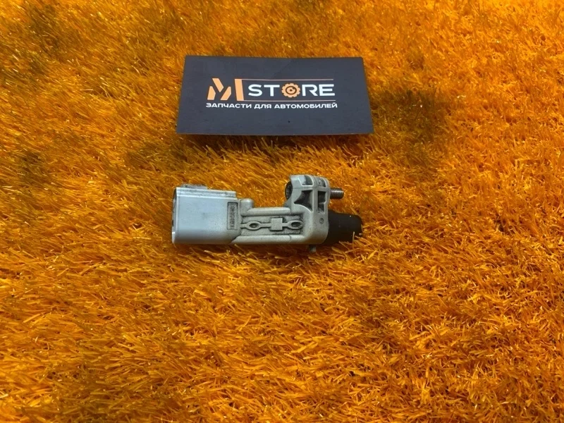 Датчик положения коленвала Volkswagen Passat 2012 1K0906433 B7 CAXA