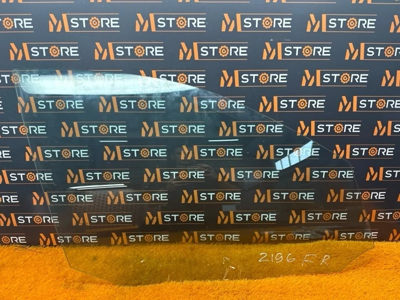 Стекло боковое Mercedes-Benz C-Class 2009 A2047250210 W204 271.950, переднее правое