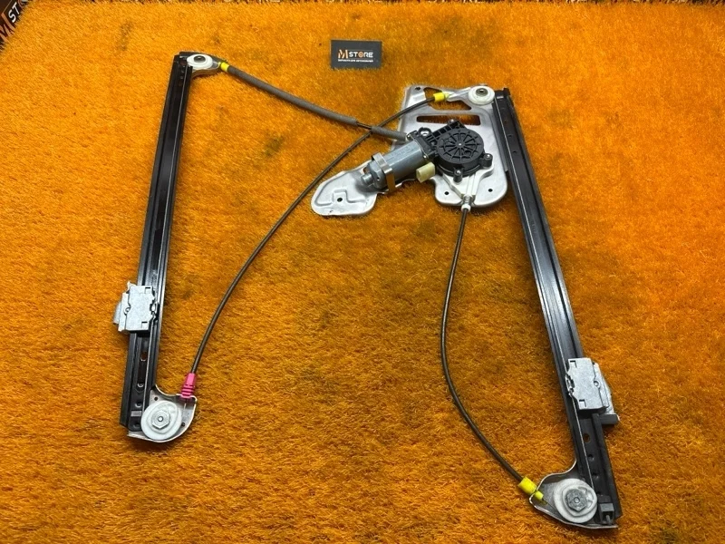 Стеклоподъемник Land Rover Range Rover 2002 CUH000182 L322 M62B44, передний правый