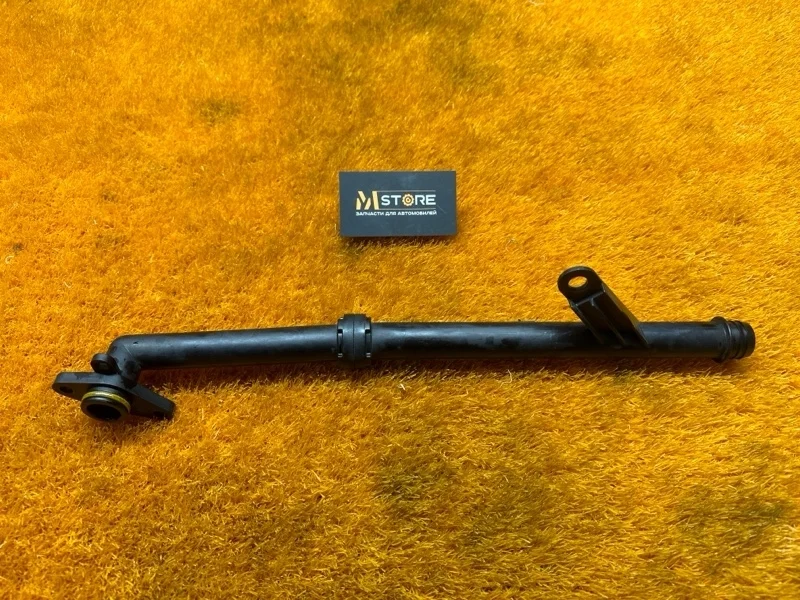 Патрубок системы охлаждения Mercedes-Benz E-class 2010 A2712002452 C207 271.860