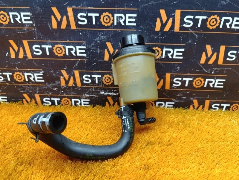 Бачок гидроусилителя Volvo Xc60 2013 30680756 DZ47 B4204T7