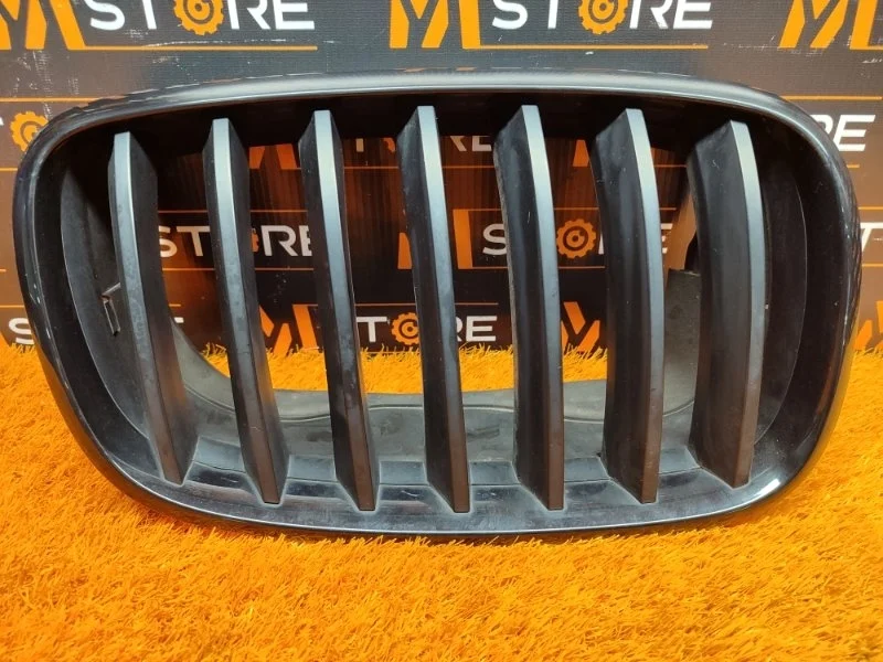 Решетка радиатора Bmw X5 2013 51137171396 E70 N63B44A, правая