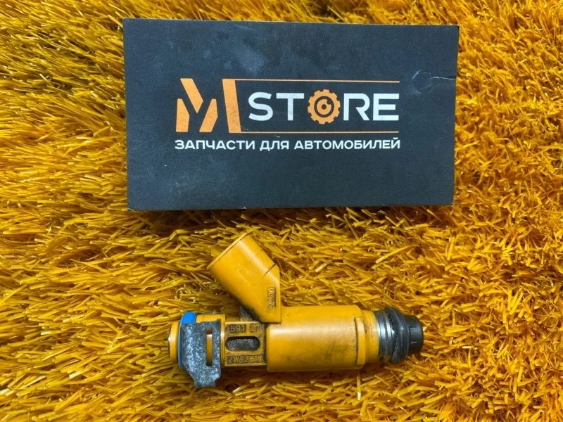 Форсунка топливная Land Rover Discovery 2005 4526563 L319 448PN