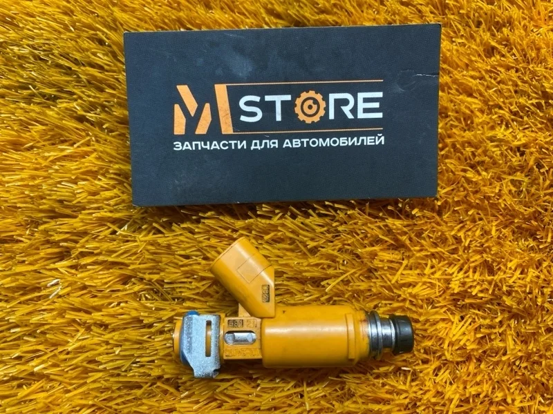 Форсунка топливная Land Rover Discovery 2005 4526563 L319 448PN