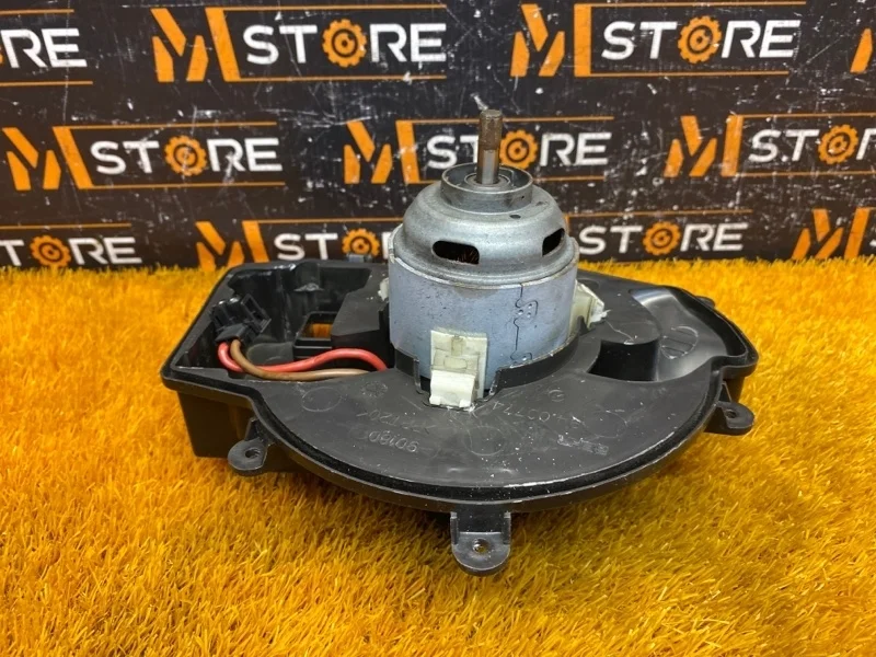 Мотор печки Mercedes-Benz C-Class 2004 A2038202614 W203 271.940